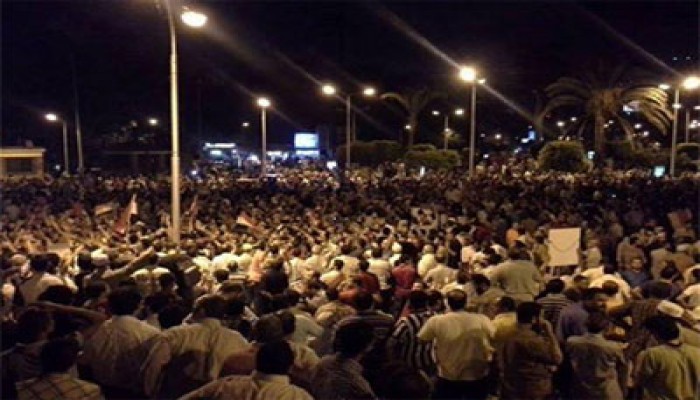 مسيرة لثوار"إسنا" استمرارًا لفعاليات "مكملين والله مولانا"