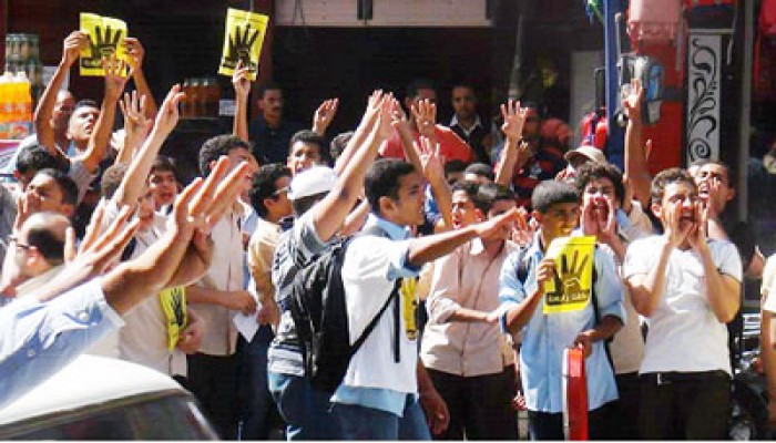 فيديو.. مسيرة طلابية بقلب أسيوط استعداداً لانتفاضة يناير