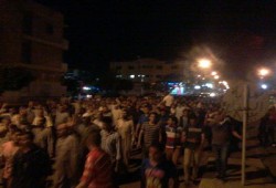 فيديو.. مسيرة ليلية ببلبيس تهتف لإسقاط الانقلاب الدموي