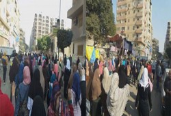 مسيرة حاشدة بـ"التوفيقية" بالمنيا تطالب بالقصاص للشهداء