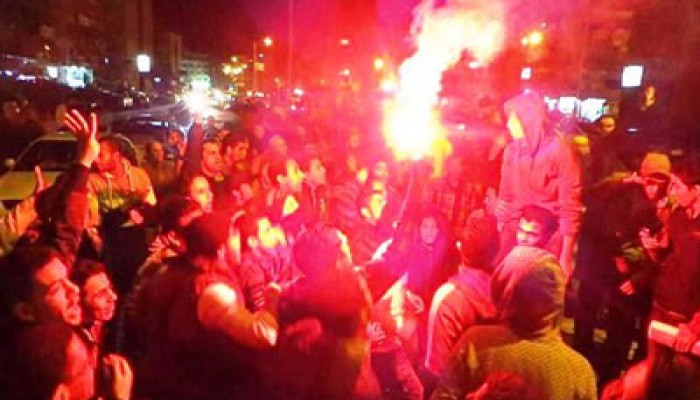 ألتراس حرية يلهب حماس أهالي سنورس في مسيرة ليلية