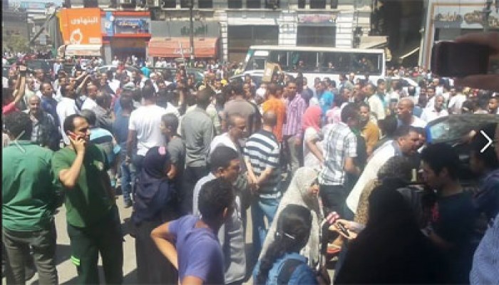 وقفة للباعة الجائلين بإمبابة ضد قطع أرزاقهم