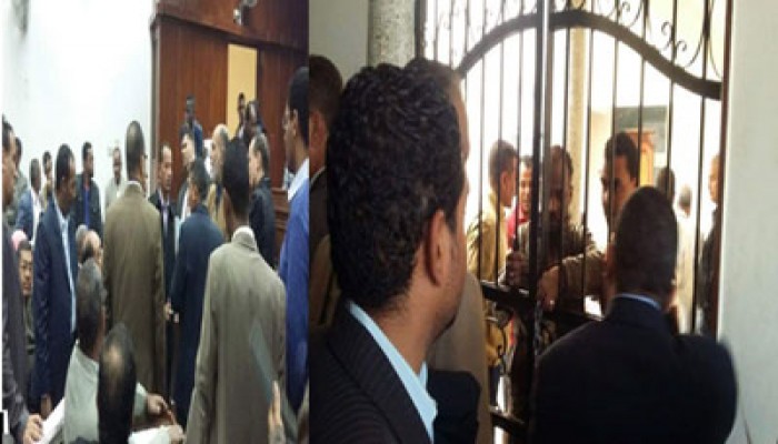 بالصور.. إضراب محامي أسوان اعتراضًا على تعسف المحكمة