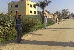 سلسلة بشرية بقرية قارون في جمعة "معًا.. ننقذ مصر"