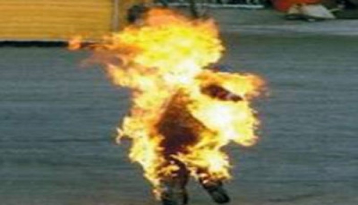 انتحار شاب من شرفة منزلة بطهطا هروبًا من ضنك الانقلاب