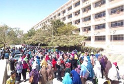 مسيرة طلابية بجامعة المنيا تهتف بالقصاص وإسقاط الإنقلاب