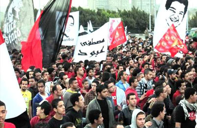 "الألتراس" يحتشد أمام استاد القاهرة برغم الإجراءات القمعية