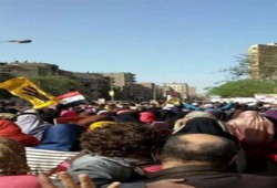 مسيرة تجوب شوارع المنصورة للمطالبة بالقصاص للشهداء