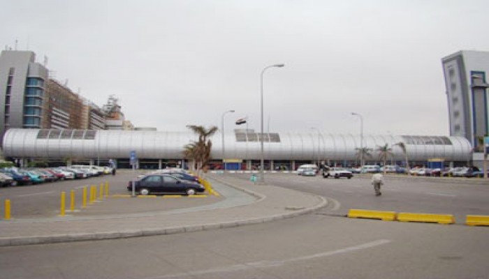 منع علاء ثابت رئيس تحرير "الأهرام المسائي" من السفر