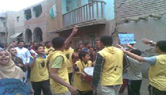 مظاهرة لاهالي قرية قارون تهتف باسقاط الانقلاب الدموي