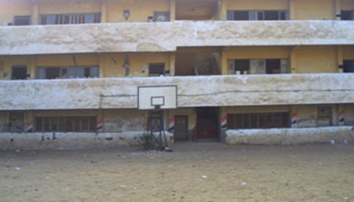أهالي أبو حماد يشتكون تقاعس الانقلاب عن إعادة بناء مدرسة