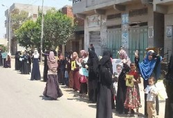 سلسلة بشرية لأحرار مدينة أجا رفضًا لحكم العسكر