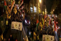 بالصور.. مسيرة حاشدة بباريس رفضًا للانقلاب