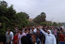 ‫مسيرة ليلية لأهالي مغاغة تهتف بالقصاص وإسقاط الانقلاب