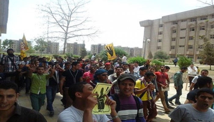 مسيرة مفاجئة بأكبر شوارع أسيوط في جمعة "القصاص والاصطفاف"