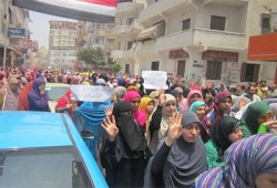 مسيرة وسلسلة بشرية بدمياط للدعوة لتوحيد الصف الثوري