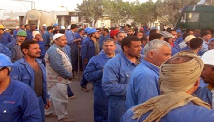 "عمال الحديد والصلب"يرفضون حلول الانقلاب ويستأنفون الاعتصام