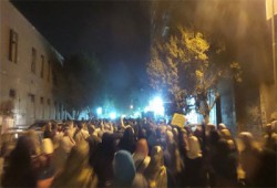 شباب بلبيس يتصدون لشبيحة الانقلاب ويواصلون مسيرتهم