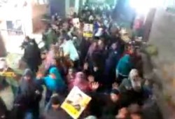 ثوار المنصورية يهتفون: "يسقط يسقط سيسي مبارك"