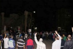 مسيرة ليلية بسيناء تهتف بإعدام المخلوع ومحاكمة الانقلابيين