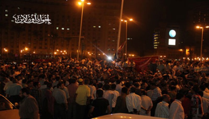 دعوات من حركات ورموز ثورة يناير للنزول الآن لميدان التحرير