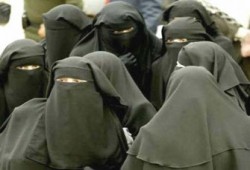 الانقلاب يصادر الحريات ويمنع ارتداء النقاب بمدارس أسوان