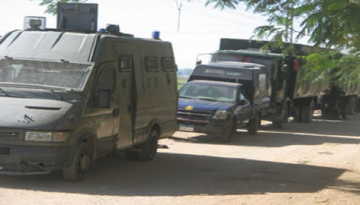 الانقلاب يقتحم قرية التوفيقية بالمنيا ويشن اعتقالات عشوائية