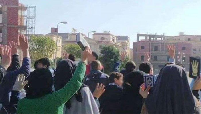 ثوار التجمع الخامس ينتفضون بجمعة "الله أكبر.. إيد واحدة "