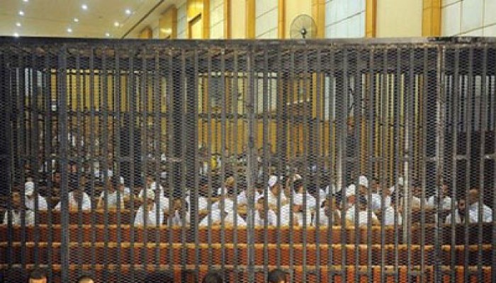 استئناف محاكمة المتهمين في مذبحة بورسعيد اليوم