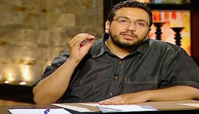 الانقلاب يمارس الإرهاب ضد بلال فضل بتهمة "إهانة الجيش"