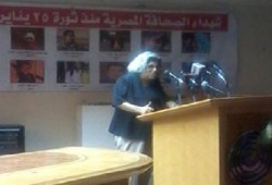 د. ليلى سويف تعلن إضرابًا شاملاً بعد حبس نجليها علاء وسناء