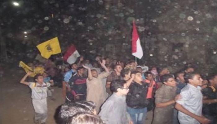 بالصور.. ثوار المعادي يطالبون بالحرية لكل المعتقلين