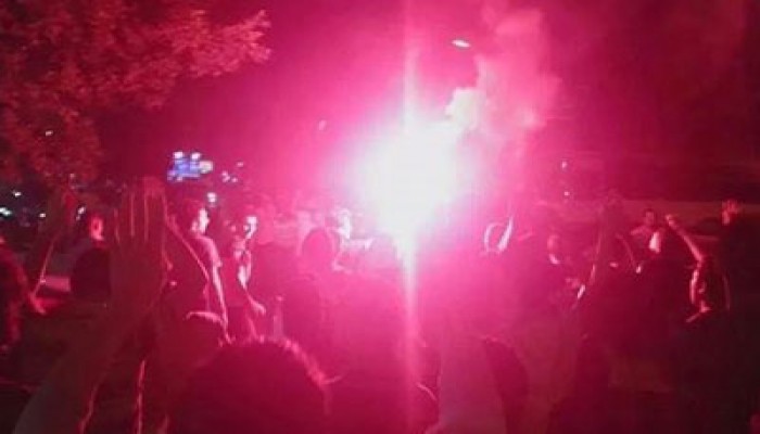 مظاهرة للثوار تتحدى ميليشيات الانقلاب قُرب وزارة الداخلية