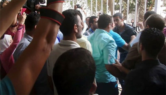 اعتداء أمن المعهد القومي للكبد على الصحفيين واحتجازهم