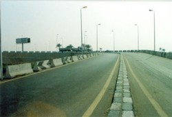 مصرع 2 في سقوط مقطورة من أعلى الدائري.. والانقلاب يستهين