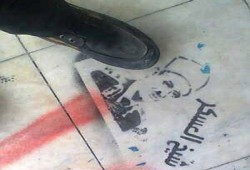 أسامة غريب يسخر من نفاق شيوخ السلطة للسفاح