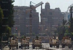 الانقلاب برشو مؤيديه بهدايا ويعتقل من يرفع رابعة بالتحرير