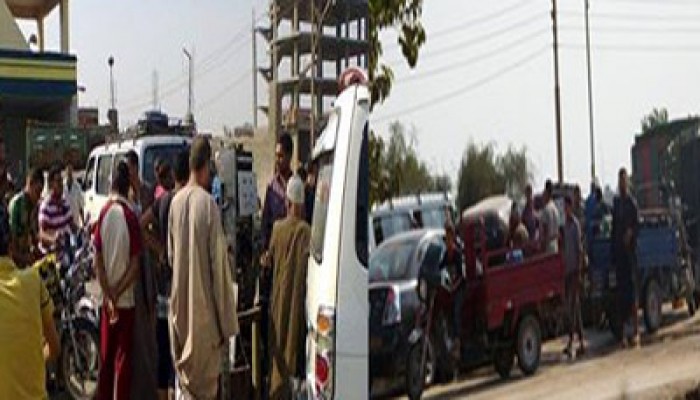 بالصور.. نقص الوقود يشعل ثورة السائقين ضد الانقلاب