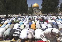 حسام بدران يدعو الفلسطينيين إلى الصلاة في الأقصى يوم عرفة