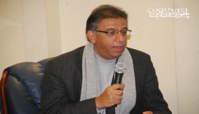 سيف الدولة يستنكر صمت المعارضة على ضم مصر لحلف أمريكا