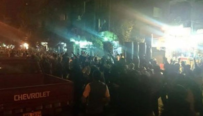 بالصور.. مسيرة ليلية بالمطرية تندد بأزمات الانقلاب