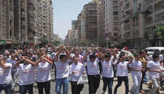 مسيرة حاشدة بالمنتزه تهتف: "ضنك السيسي خلاها ضنك"