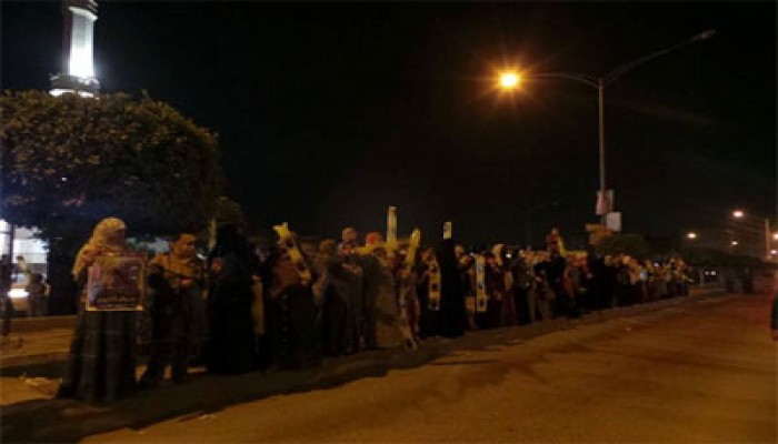 سلسلة بشرية لثوار أكتوبر وزايد تطالب بإسقاط حكم العسكر