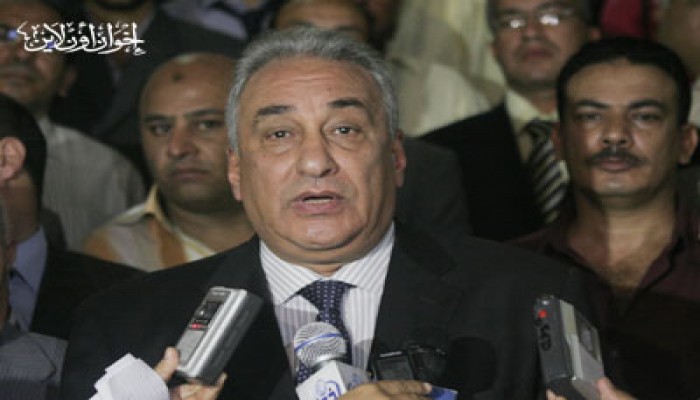 أعضاء "لا يمثلني" يجهزون لسحب الثقة من سامح عاشور