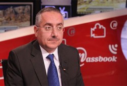 أبو خليل: وقف مهزلة الكهرباء أفضل من الحفر على الناشف