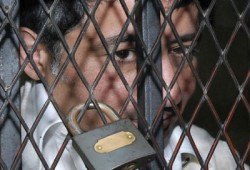 قضاء الانقلاب يوقف تنفيذ حكم ضد عز بتغريمه 100 مليون جنيه