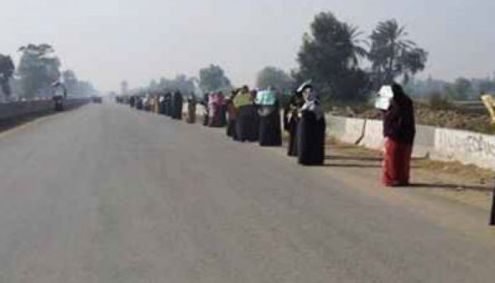 سلاسل بشرية لأهالي يوسف الصديق للدعوة لانتفاضة الغلابة