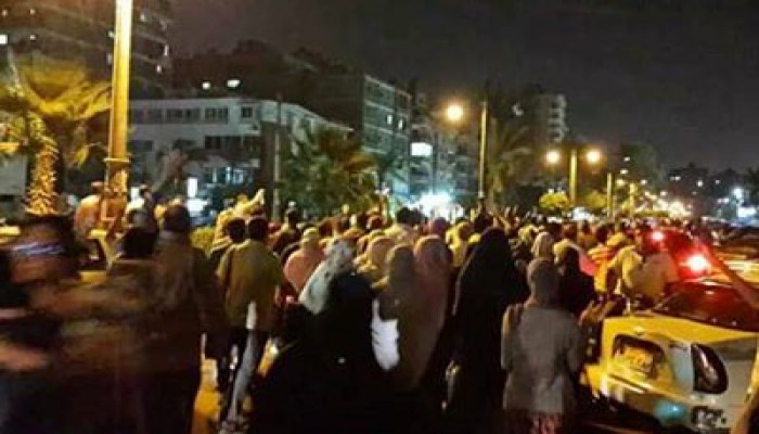 مسيرة ليلية حاشدة بمدينة نصر تتوعد الانقلاب بالقصاص