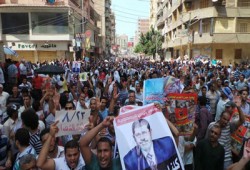 مسيرة ليلية بطنطا تندد بغلاء الأسعار وانقطاع الكهرباء