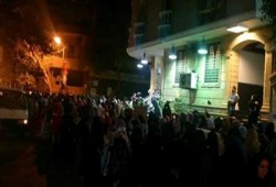 شباب المعادي يتظاهرون للمطالبة بالقصاص للشهداء